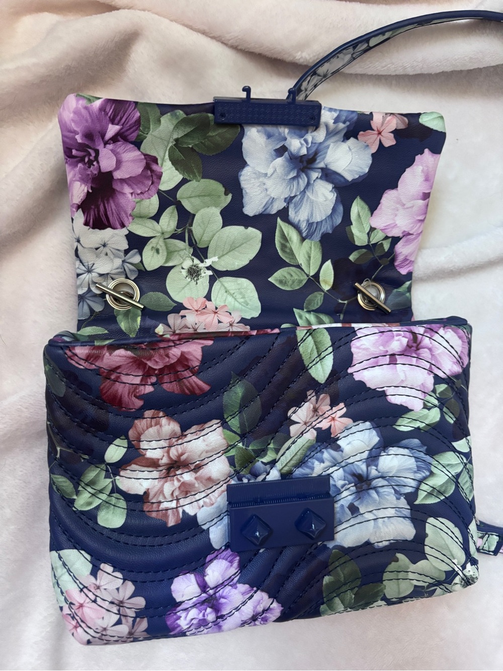 Betsey Johnson Xoellie Floral Crossbody Bag NWT Blue Purple Quilted - Picture 7 of 12